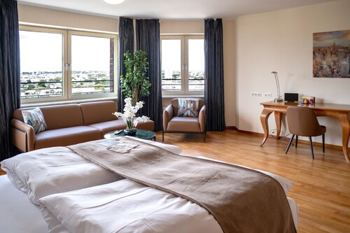 Main Plaza Suite Tower, WorldHotels Elite