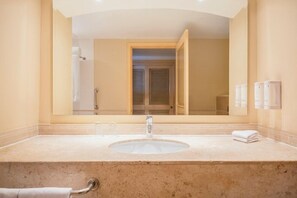 Bathroom - Iberostar Waves Rose Hall Beach All Inclusive (Montego Bay)