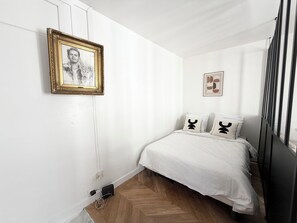 1 bedroom, WiFi, bed sheets - Montmartre Moulin Rouge on foot perfect location (Paris)