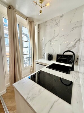 Private kitchen - Montmartre Moulin Rouge on foot perfect location (Paris)