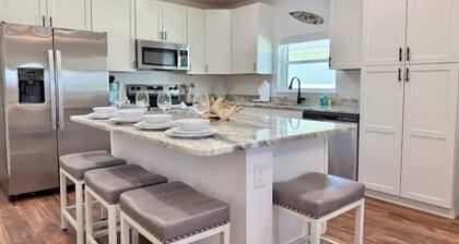 Sea turtle - Cozy 2-bedroom house in perfect Punta Gorda with AC