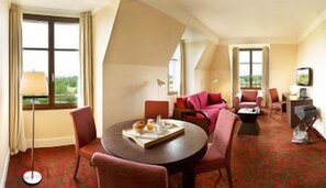 Unclassified image, 3 of 14, button - Crowne Plaza Paris Marne-la-vallée by IHG (Magny-le-Hongre)