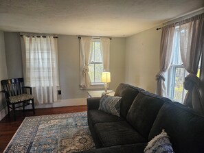Living area - Quaint 3-bedroom farmhouse in peaceful Mason perfect for relaxing.  Farm fresh! (Mason)