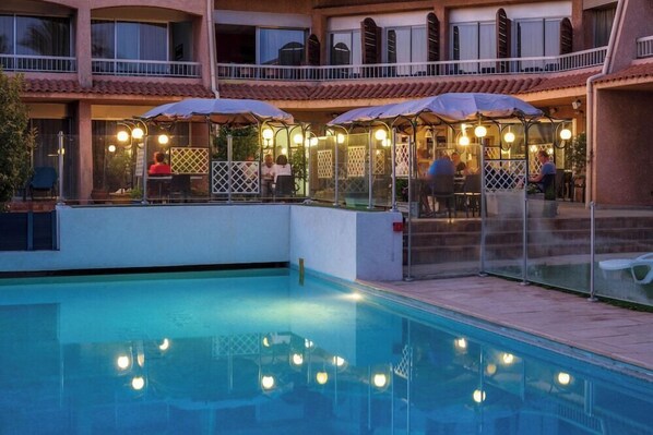 Pool - Val Hotel (La Valette-du-Var)