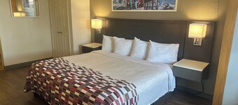 Red Roof Inn San Antonio - South Park