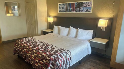 Red Roof Inn San Antonio - South Park