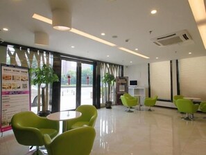 Lobby - Vatica Shanghai International Tourism Resort Luoshan Road Subway Station Hotel (Shanghai)