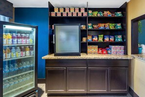 Gift shop - La Quinta Inn Oakland Airport Coliseum (Oakland)