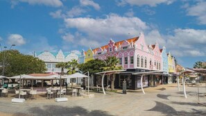 Exterior - Talk of the Town Hotel & Beach Club (Oranjestad)