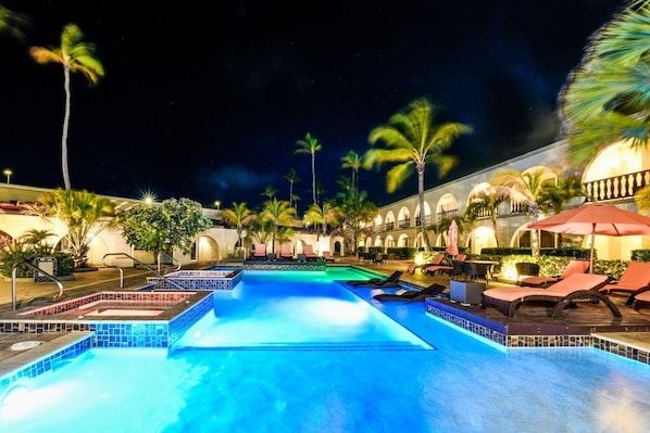 Pool - Talk of the Town Hotel & Beach Club (Oranjestad)