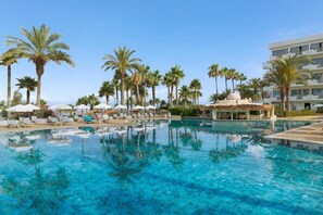 Pool - St. George Beach Hotel & Spa Resort - Adults Only (Chlorakas)