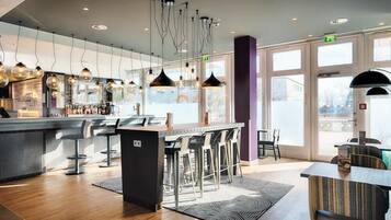 Bar (in der Unterkunft)