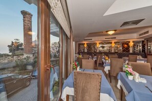 Dining - Hotel Daphne (Istanbul)