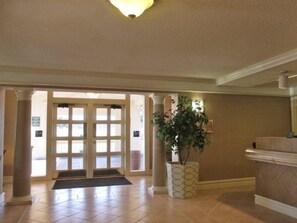 Lobby - La Quinta Inn San Antonio I-35 at Rittiman Road (San Antonio)