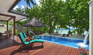 Indoor pool, outdoor pool - Seychelles Labriz Resort and Spa (Silhouette Island)