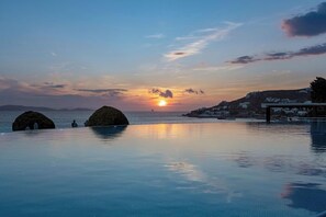 Pool - Saint John Hotel Villas and Spa (Mykonos)