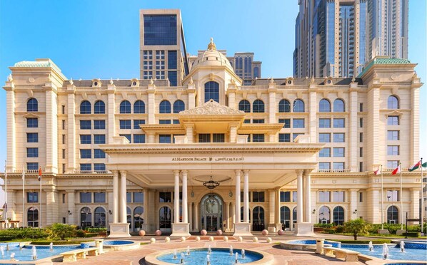 Exterior - Al Habtoor Palace (Dubai)