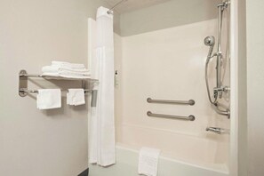 Bathroom - Best Western Windsor Inn & Suites (Danville)