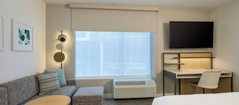 Ramada By Wyndham Niagara Falls By the River