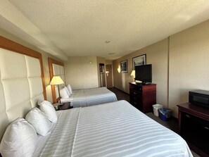 Room - Red Roof Plus Vancouver Airport (Richmond)