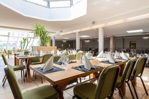 Dining - Hotel Atrium (Arles)
