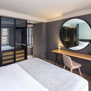 Room - The Time Hotel (New York)