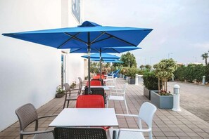 Outdoor dining - MIA Urban Agadir (Agadir)