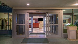 Lobby - Wyndham Garden Totowa (Totowa)