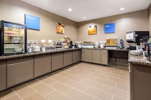 Dining - Comfort Inn and Suites IAH Bush Airport East Humble, TX (Humble)