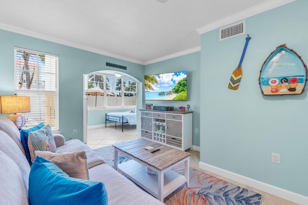 Barefoot Beach Resort F106 - Largo, FL
