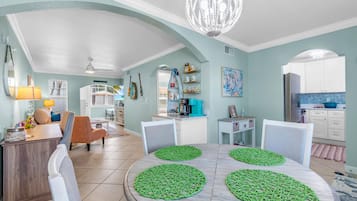 Condo, Multiple Beds (Barefoot Beach Resort F106) | Dining