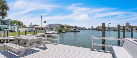 Condo, varias camas (Skyline of Madeira 306) | Restaurante al aire libre