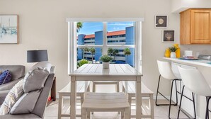 Condo, nhiều giường (Skyline of Madeira 306) | Khu phòng khách