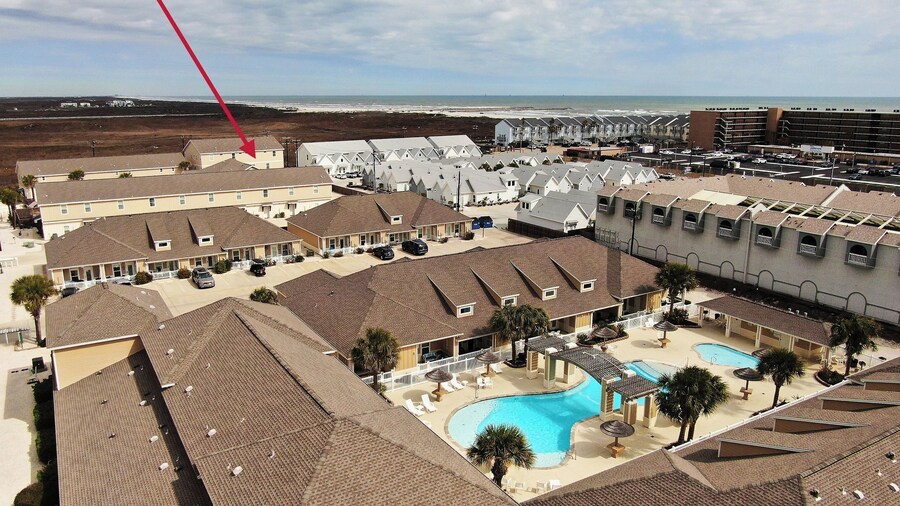 Ocean's 96 & Beautiful Place by Avantstay Sleeps 32, 2 Homes Heated Pool + Game Rooms + Balconies