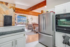 Fridge, microwave, oven, stovetop - Lake View 3-Bed Retreat by Ainsworth Hot Springs (Central Kootenay D)