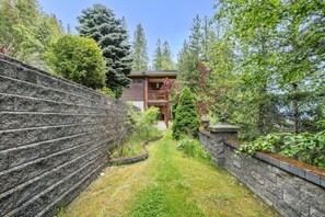 Exterior - Lake View 3-Bed Retreat by Ainsworth Hot Springs (Central Kootenay D)