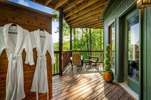 Terrace/patio - Octagon Overlook | Sauna, Hot Tub, Fire Pit, Games (Gatlinburg)