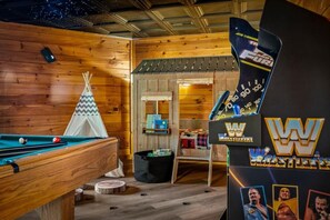 Games room - Octagon Overlook | Sauna, Hot Tub, Fire Pit, Games (Gatlinburg)