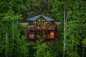 Exterior - Octagon Overlook | Sauna, Hot Tub, Fire Pit, Games (Gatlinburg)