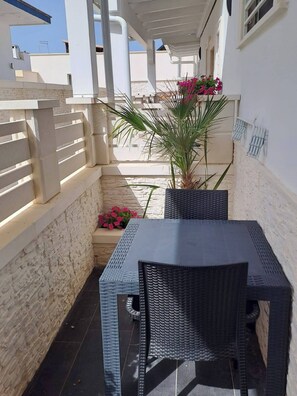Outdoor dining - Vrbo Property (San Pietro In Bevagna)