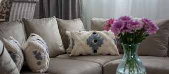 Cosy 3BR Flat With Free Parking Near Marina