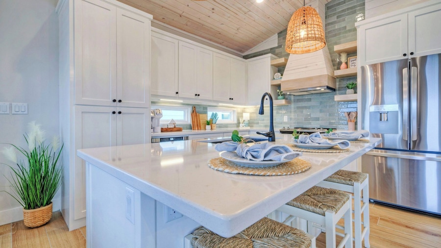 Sleeps 36! 3 Homes Side-by-side w/ Private Pools, Patio Lounge, 5 Mins to Beach