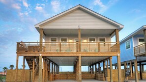 Interior - Sleeps 36! 3 Homes Side-by-side w/ Private Pools, Patio Lounge, 5 Mins to Beach (Port Aransas)