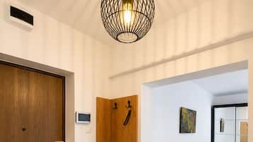 Exclusive Studio, Balcony, Courtyard View | Interior