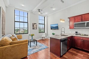 Private kitchen - Sleek Modern 1BD | Near Liberty Bell | Sleeps 2 (Philadelphia)