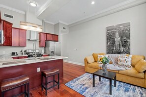 Interior - Sleek Modern 1BD | Near Liberty Bell | Sleeps 2 (Philadelphia)