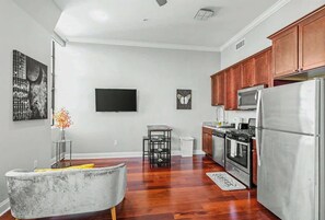 Private kitchen - Modern Studio near The Piazza | NoLibs | Sleeps 2 (Philadelphia)
