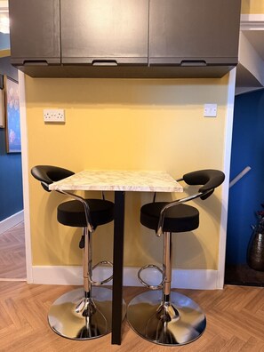 Dining - Victorian 5-Bed Home| Loft |Walk to City & Cricket (Worcestershire)