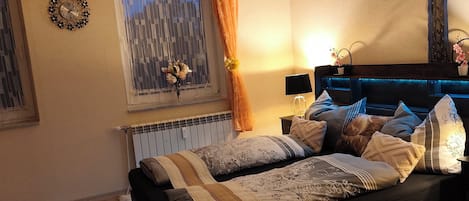 2 chambres, bureau, Wi-Fi, draps fournis