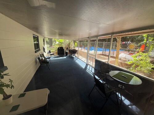 3-bedroom house in amazing Gainesville with cool AC close to EVERYTHING